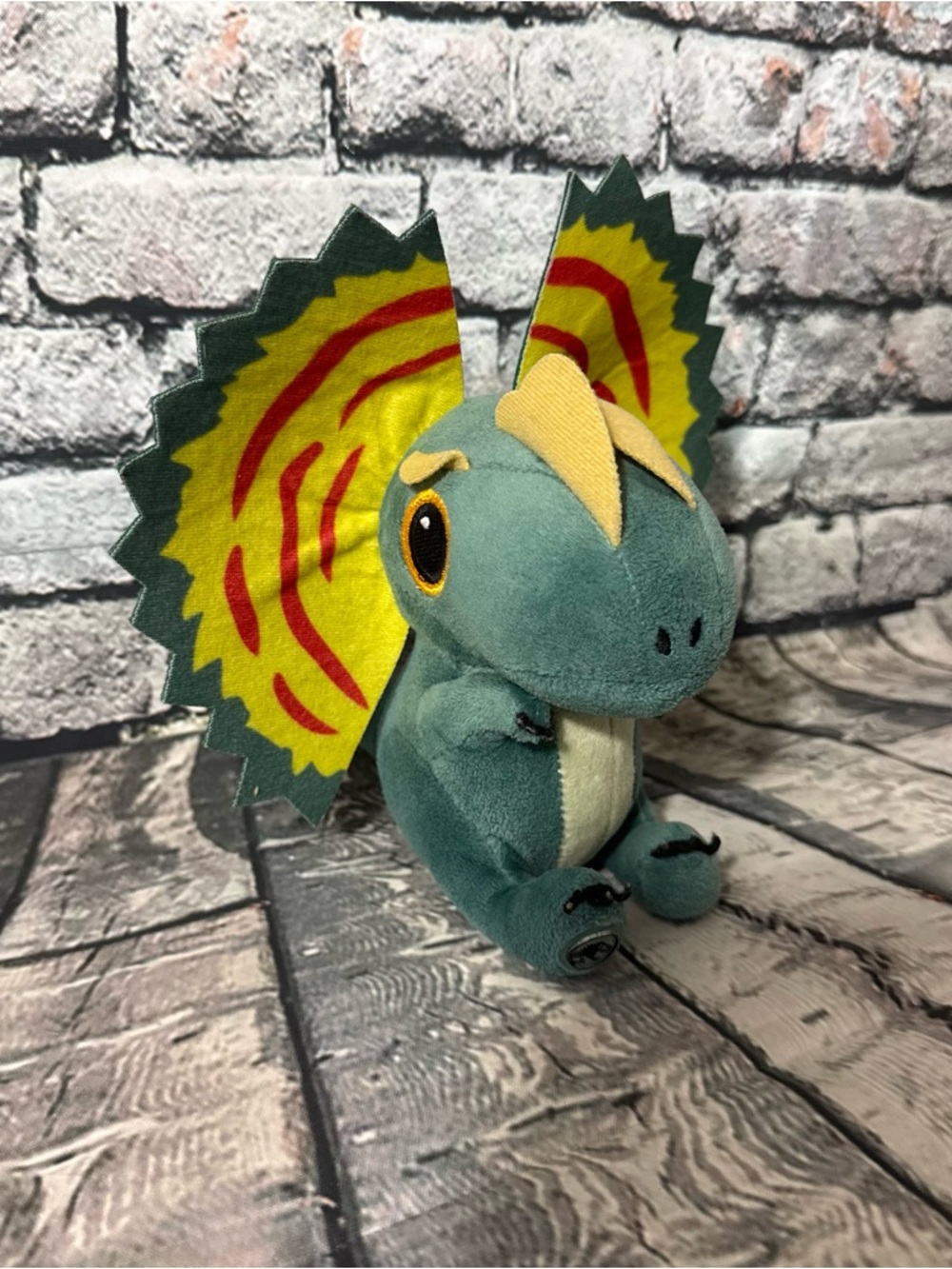 Jurassic Park 2022 Movie Dilophosaurus Dinosaur 7” Plush Toy Factory Stuffed Toy